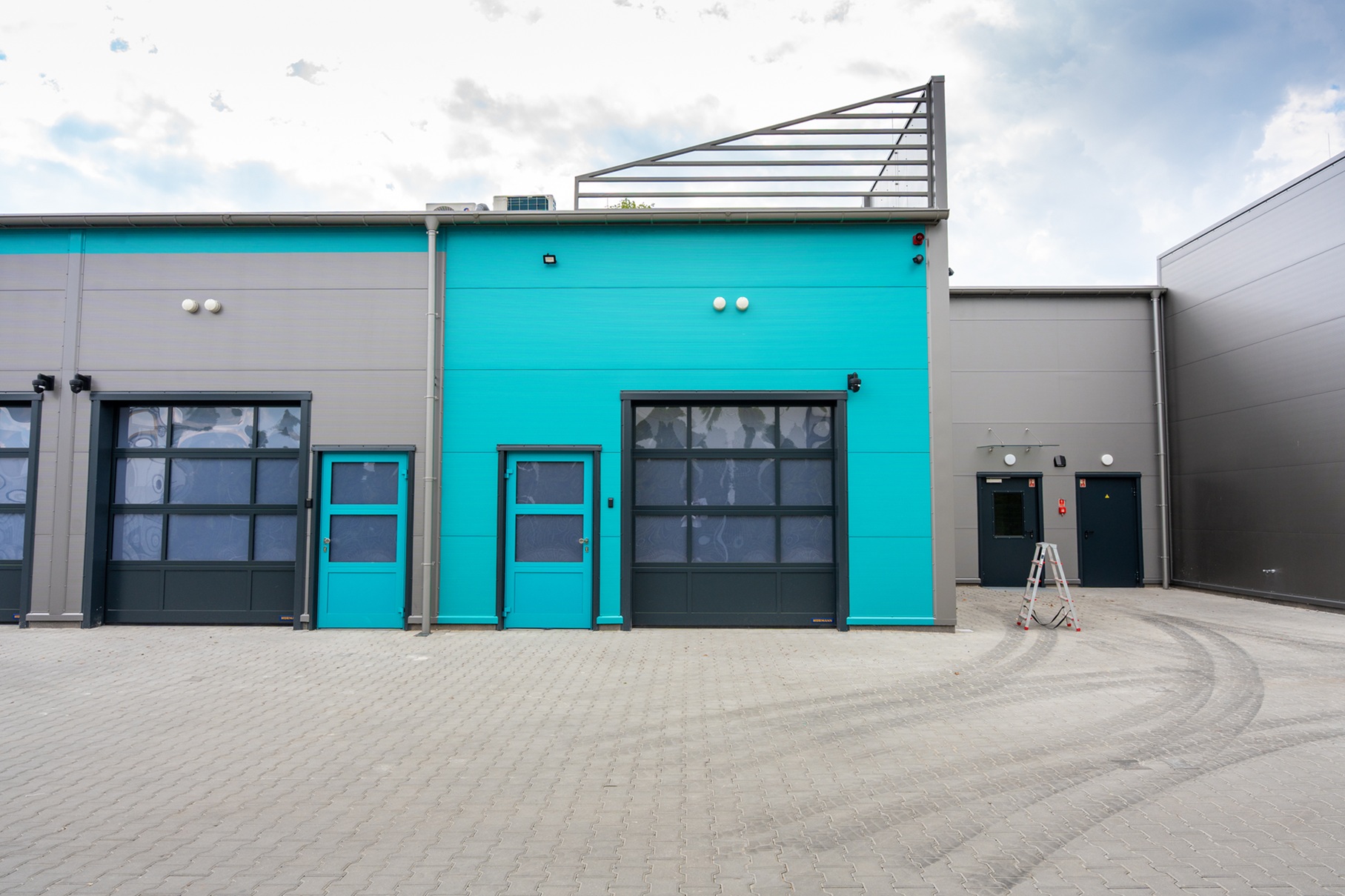 Nowoczesne technologie i system zarządzania magazynem