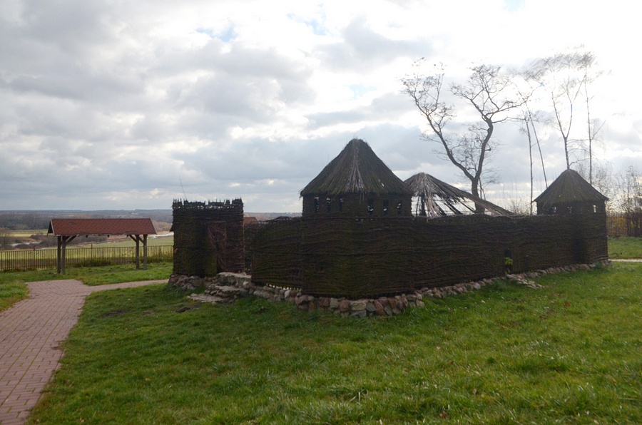 wiklinowa replika soleckiego zamku