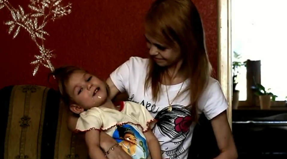 Mama Eliza z córką Nikolą