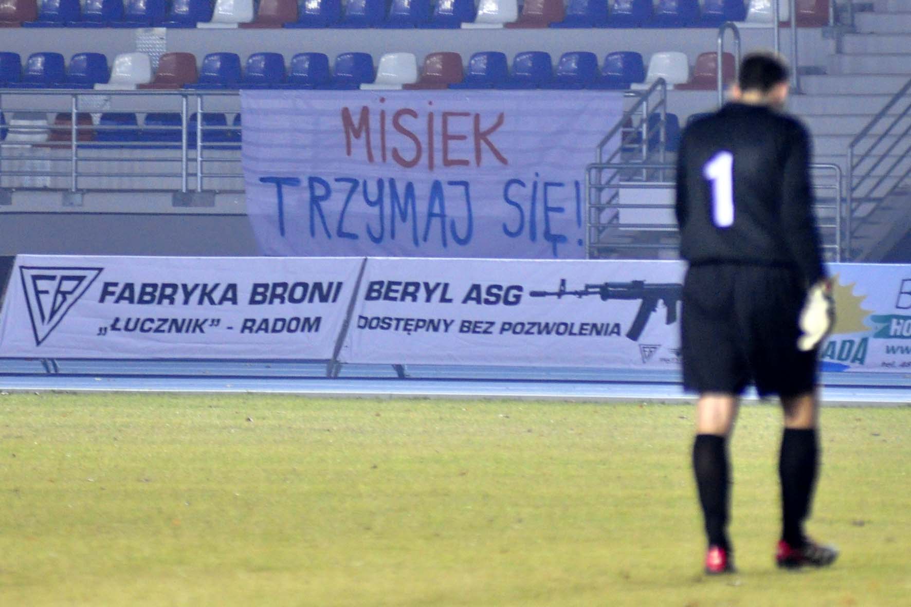 Kibice zbierali pieniądze na rzecz ciężko chorego Norberta Misztala fot. S W Kibice zbierali pieniądze na rzecz ciężko chorego Norberta Misztala fot. S W