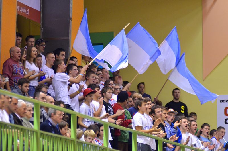 Kibice ROSY będą mogli oglądać w hali MOSiR lidera rozgrywek TBL fot. M W Kibice ROSY będą mogli oglądać w hali MOSiR lidera rozgrywek TBL fot. M W