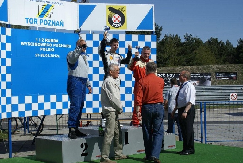 Zawodnicy Moto Klub Radom na podium fot. Moto Klub Radom