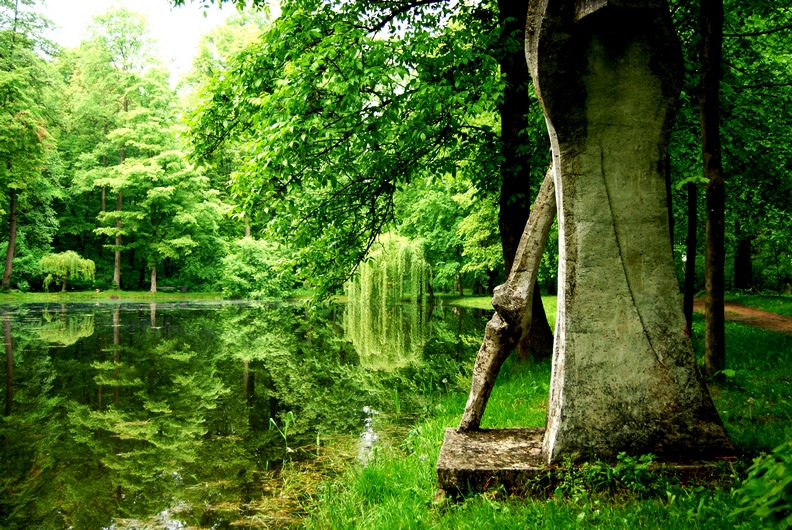 park w Centrum Rzeźby Polskiej w Orońsku park w Centrum Rzeźby Polskiej w Orońsku